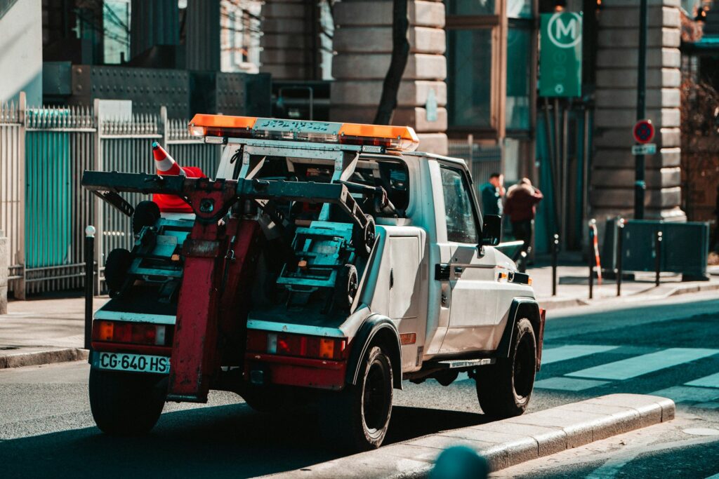 ロードサービスの車